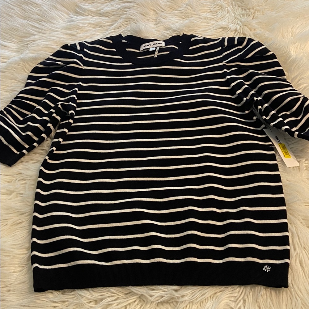DKNY Black and White Striped Top length 26” bust 36” brand new - Picture 8 of 8
